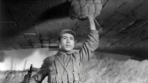 1955年电影《董存瑞》重映修复版启动胶片数字化工程 _ 情报图