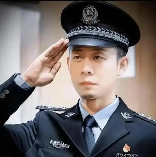 张译郭京飞于和伟新剧同日登陆北京江苏卫视 _ 资讯配图